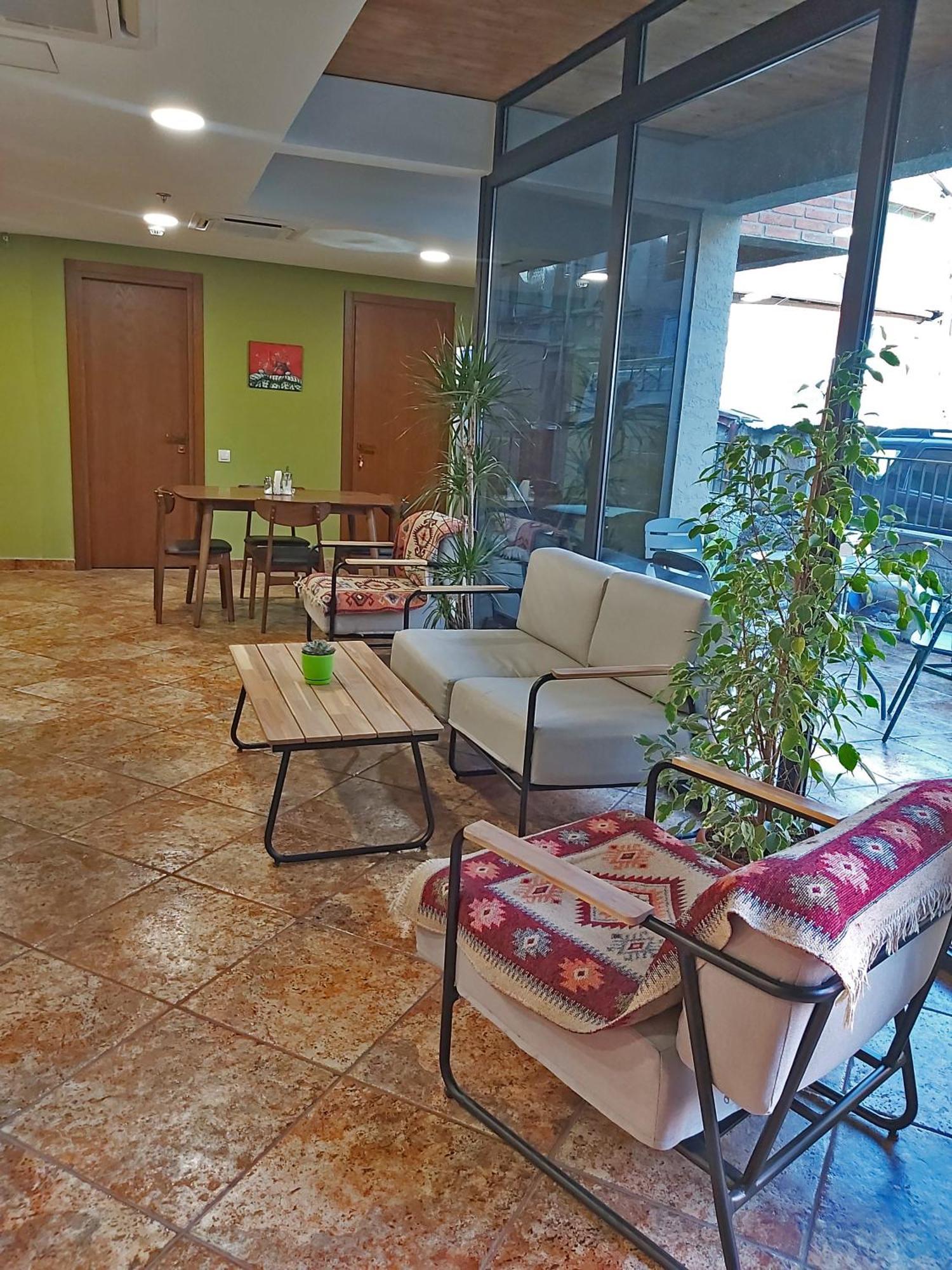 Green Inn Hotel Tiflis Exterior foto